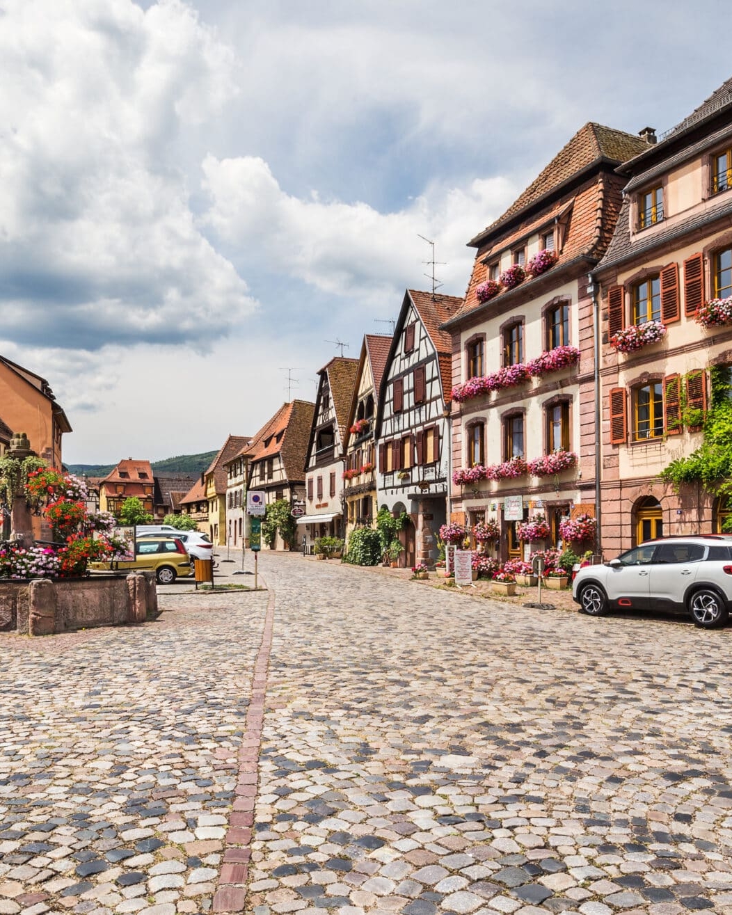 Porte Haute et remparts médiévaux de Bergheim, Route des Vins d’Alsace.